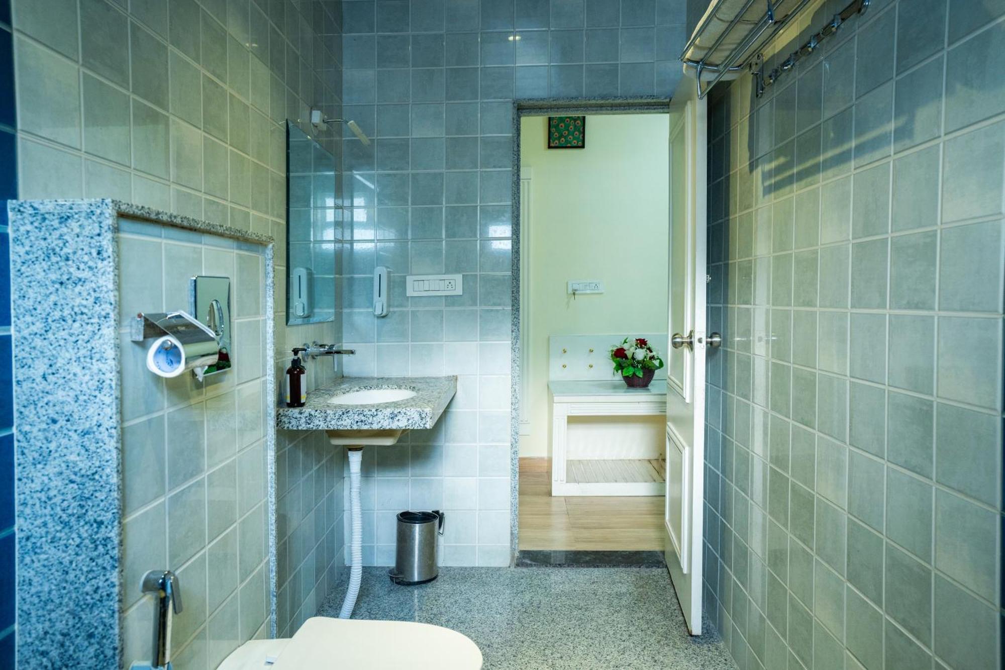 Tripli White Manor 3*
