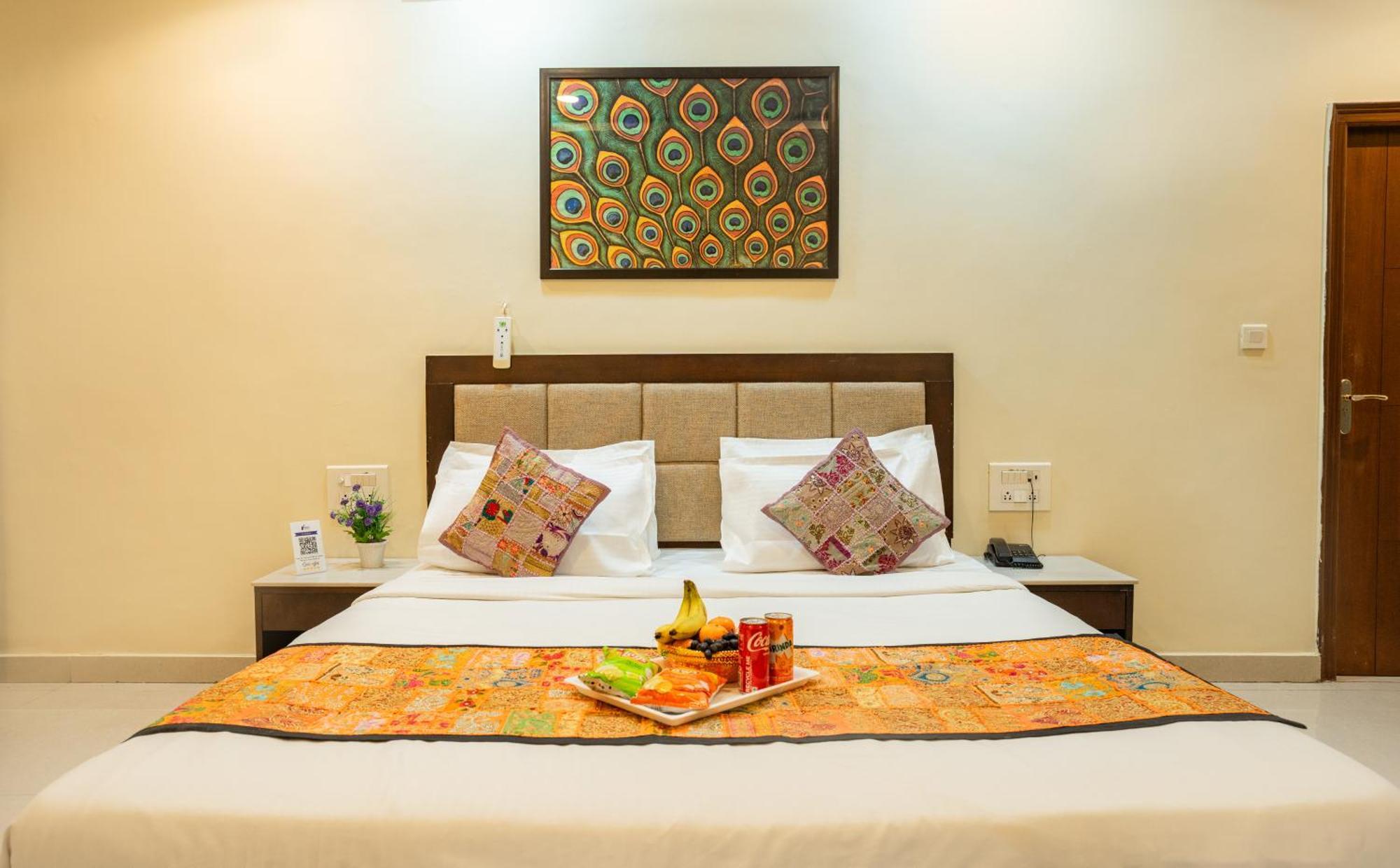 Hotel Tripli White Manor 3*