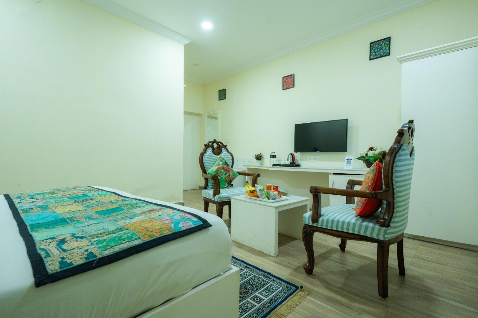Tripli White Manor Hotel Udaipur