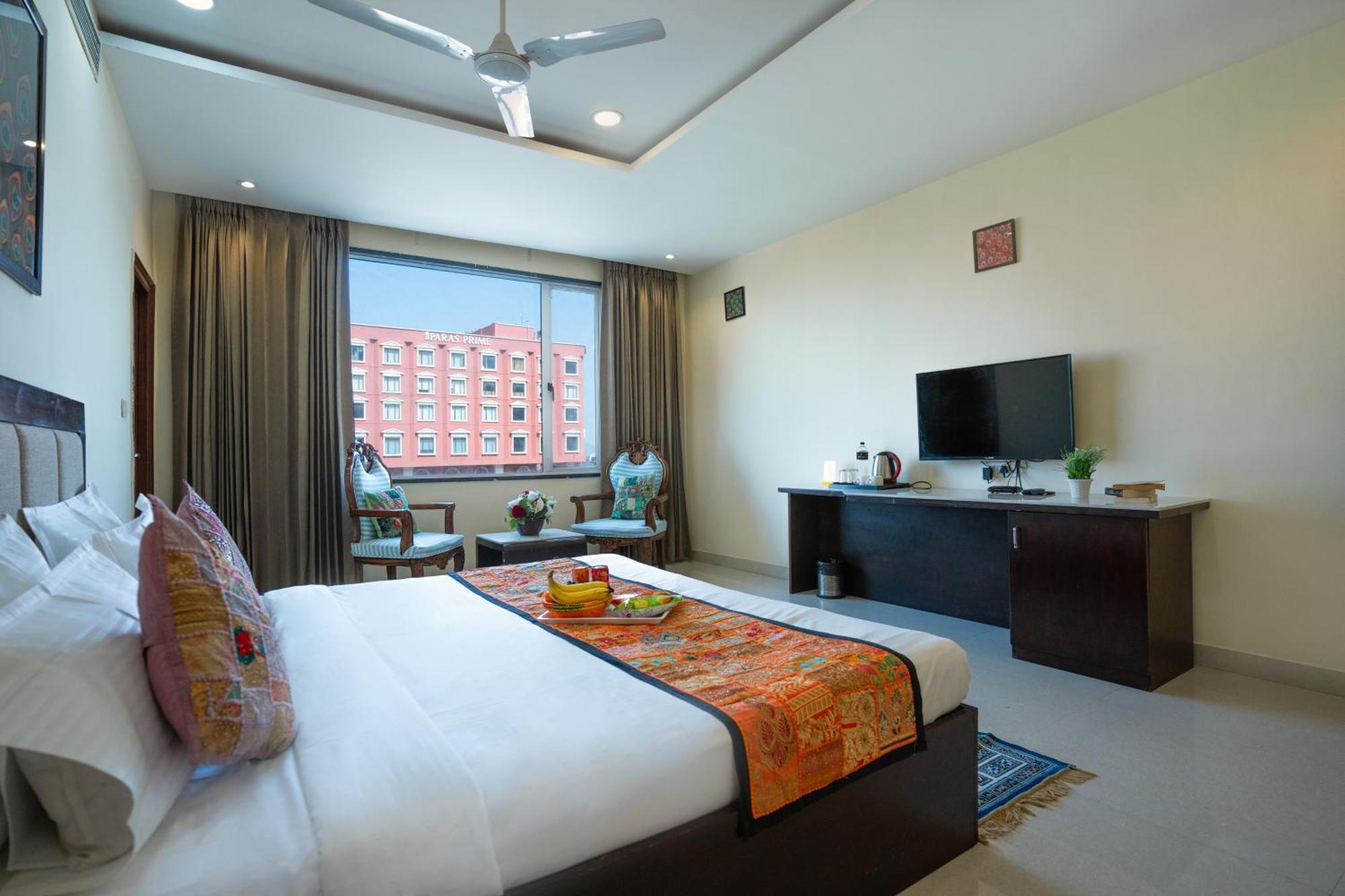 Hotel Tripli White Manor 3*