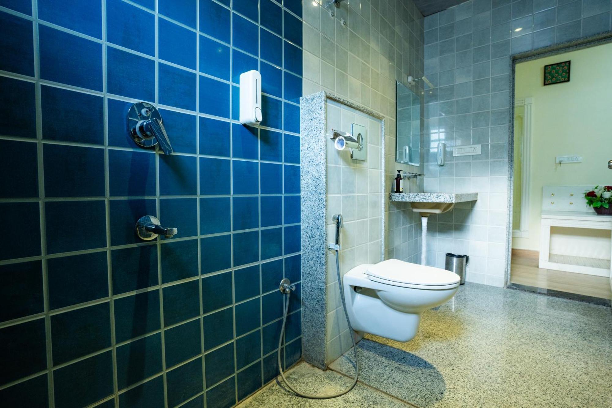 Tripli White Manor 3*