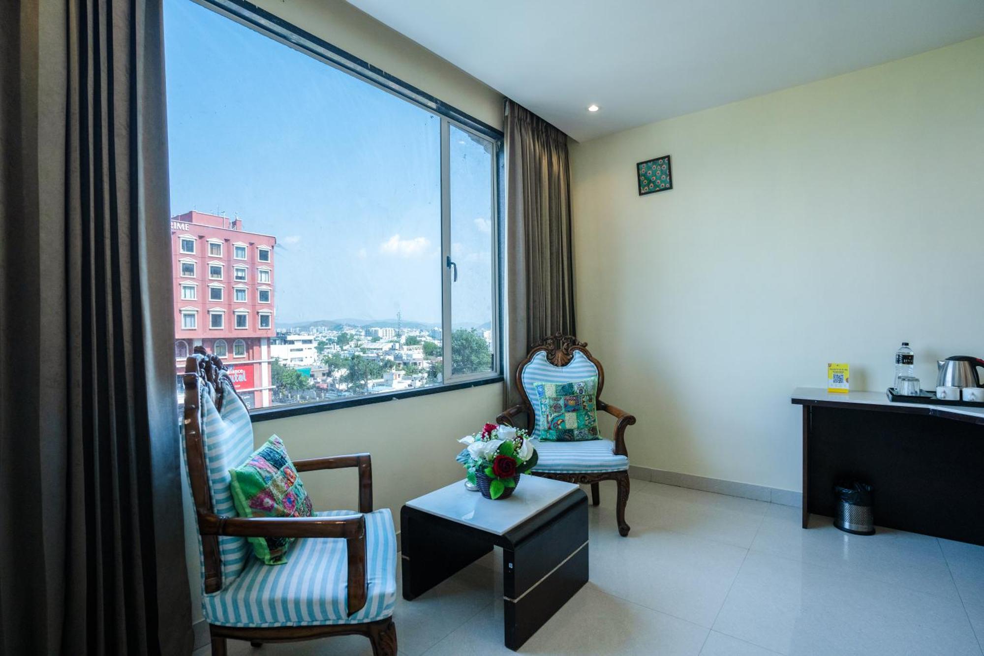 Hotel Tripli White Manor Udaipur